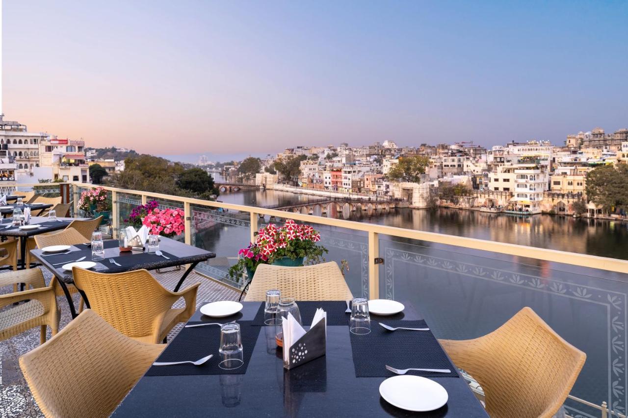 Sarovar - Lake Facing Boutique Hotel On Lake Pichola Удайпур Экстерьер фото