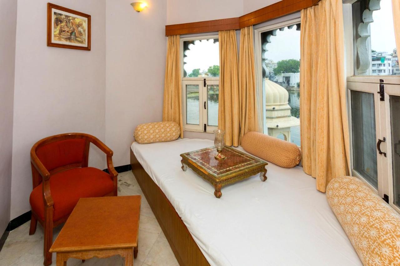 Sarovar - Lake Facing Boutique Hotel On Lake Pichola Удайпур Экстерьер фото