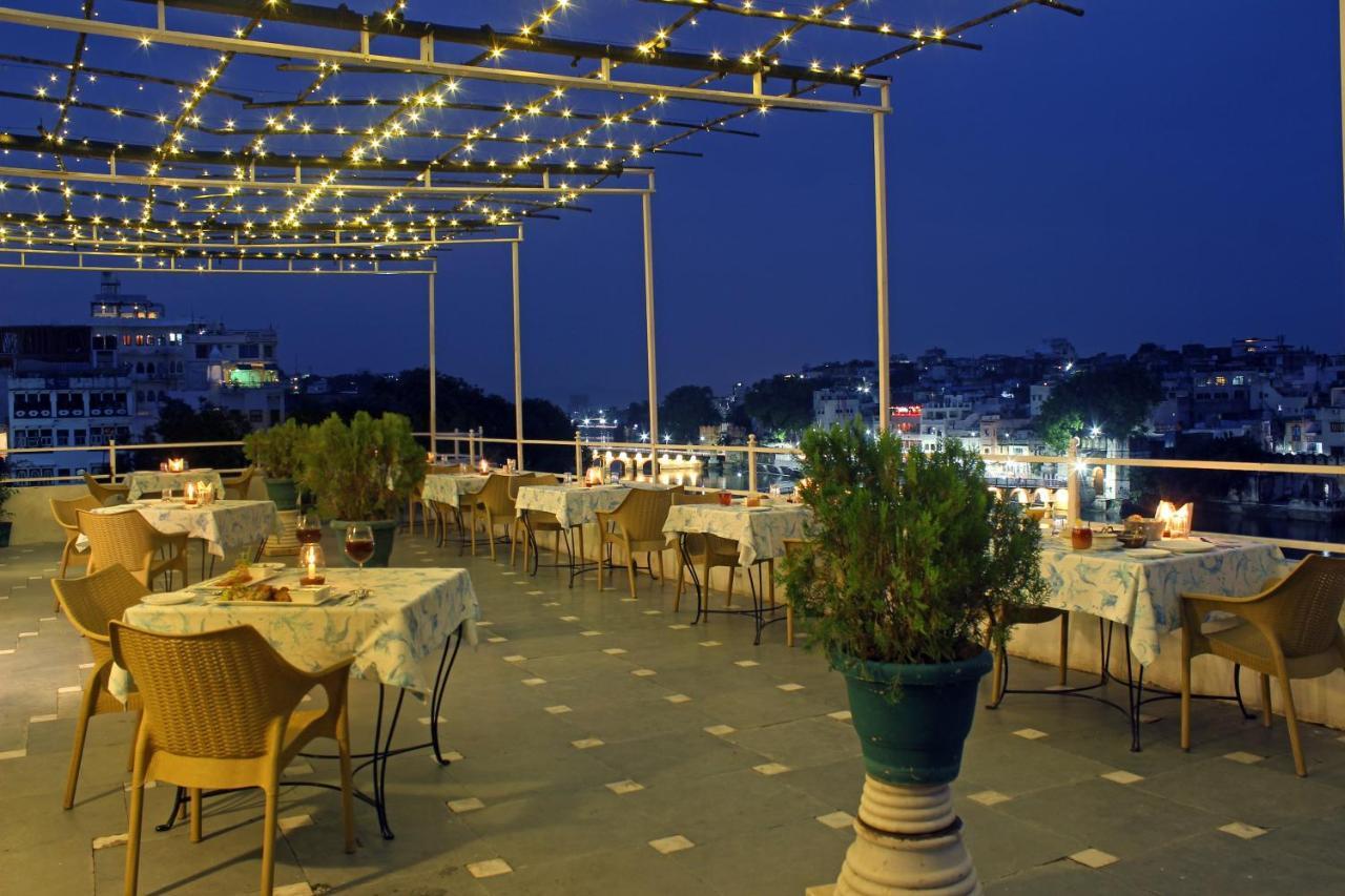 Sarovar - Lake Facing Boutique Hotel On Lake Pichola Удайпур Экстерьер фото