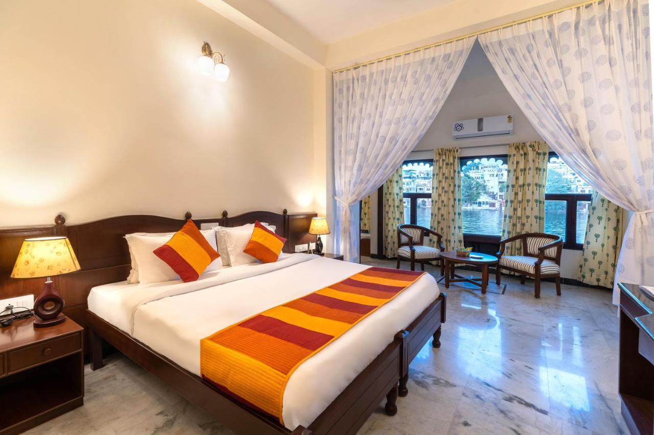 Sarovar - Lake Facing Boutique Hotel On Lake Pichola Удайпур Экстерьер фото