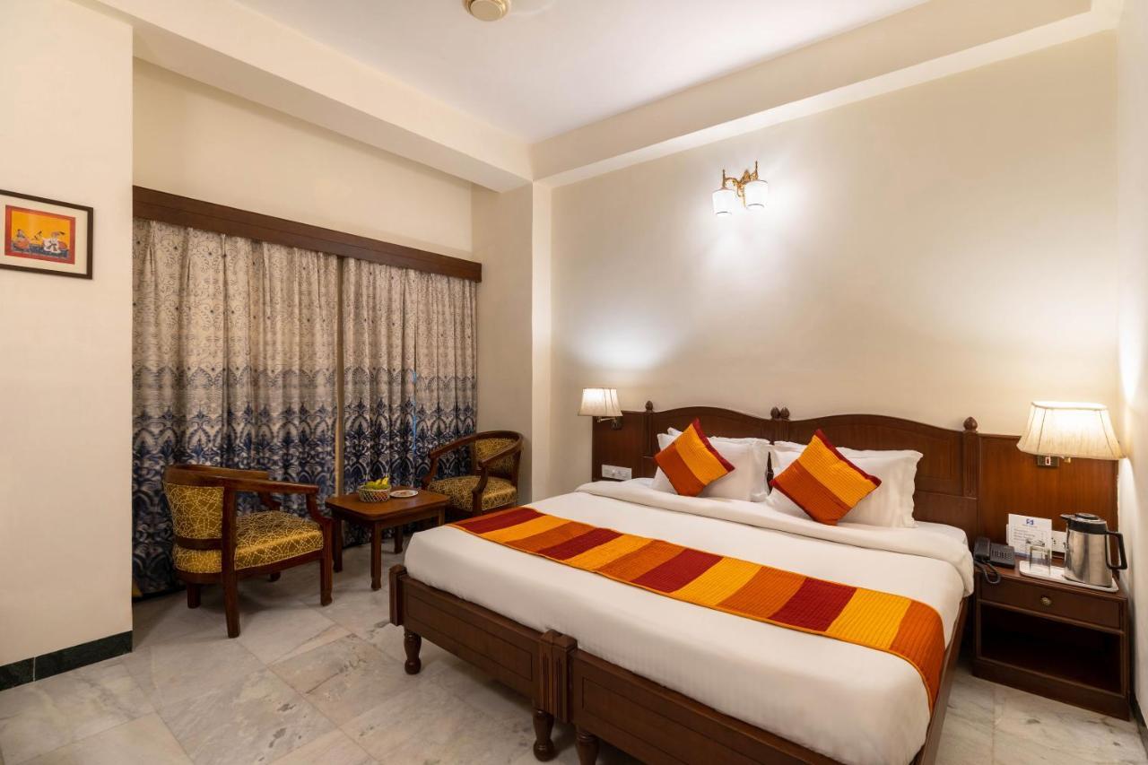 Sarovar - Lake Facing Boutique Hotel On Lake Pichola Удайпур Экстерьер фото